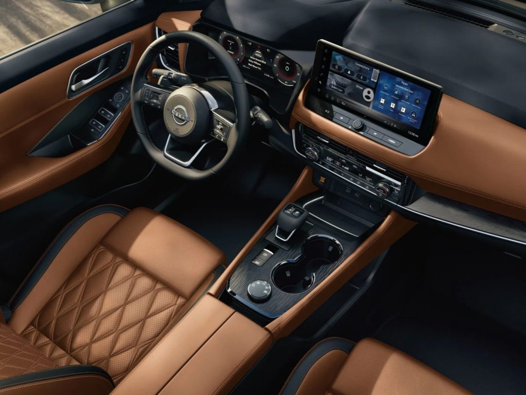 Nissan Rogue SL (премиум-комплектация с кожей, большим 12.3" экраном, цифровой панелью и качественной отделкой)